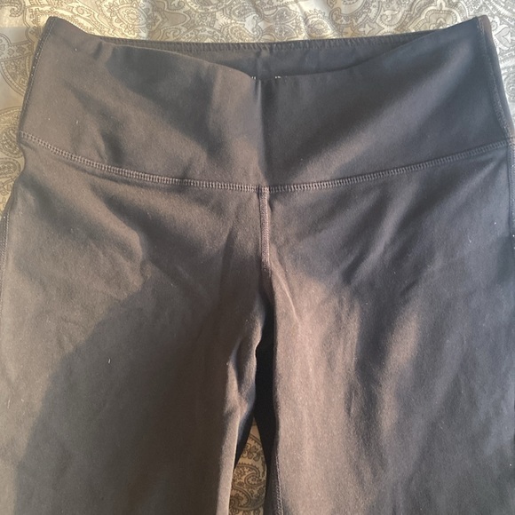 Diadora 3/4 length plain black leggings. Size small - Picture 3 of 6